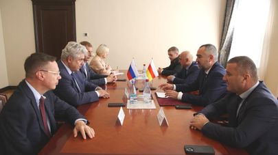 В Южную Осетию прибыли наблюдатели из Совфеда России