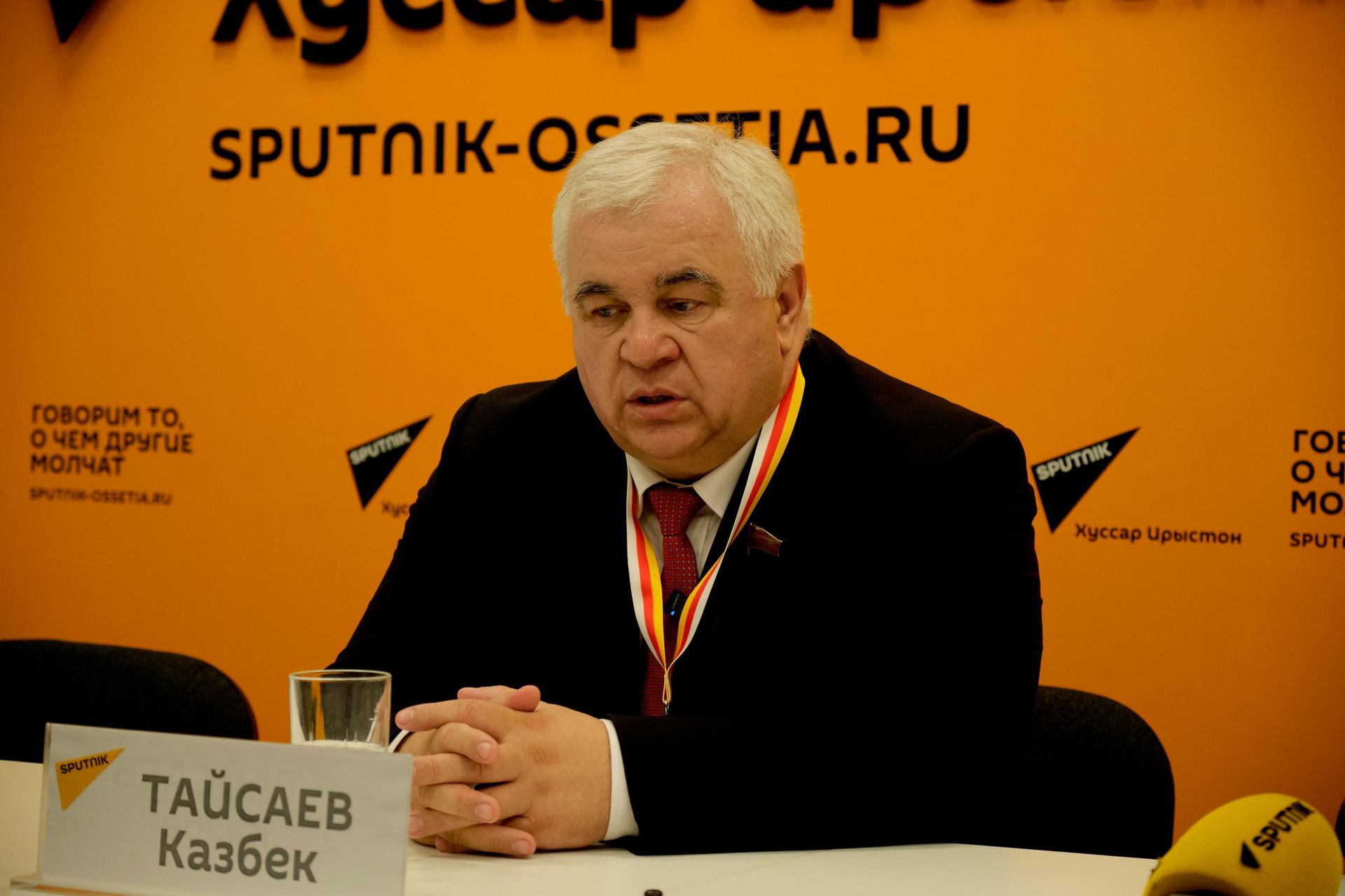 Российские наблюдатели на досрочных выборах президента РЮО 2026. Виктор Бондарев, Артем Туров, Казбек Тайсаев - Sputnik Южная Осетия, 1920, 18.09.2026