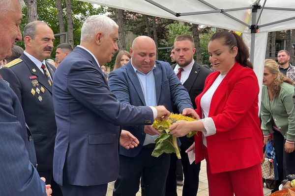 Осетинское подворье в Цхинвале, приуроченное к 36-й годовщине со Дня провозглашения республики Осетинское подворье в Цхинвале, приуроченное к 36-й годовщине со Дня провозглашения республики - Sputnik Южная Осетия