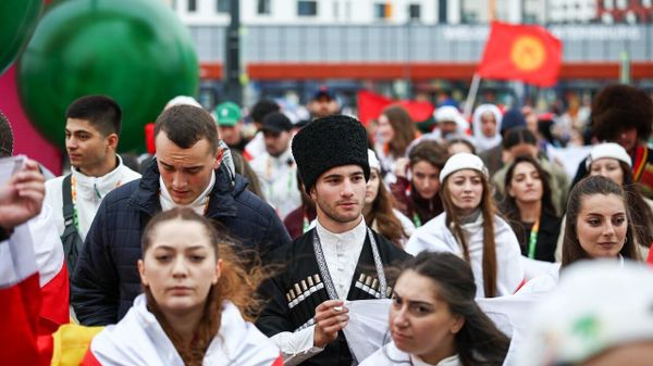 Участники Международного фестиваля молодежи в Екатеринбурге - Sputnik Южная Осетия