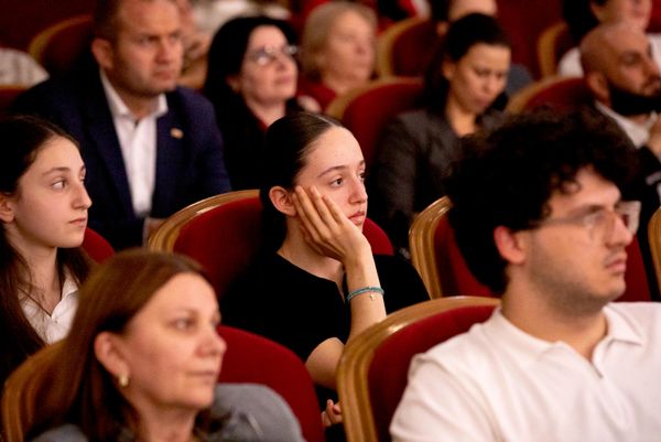 Концерт Валерия Гергиева и Симфонического оркестра Мариинского театра в Цхинвале Концерт Валерия Гергиева и Симфонического оркестра Мариинского театра в Цхинвале - Sputnik Южная Осетия