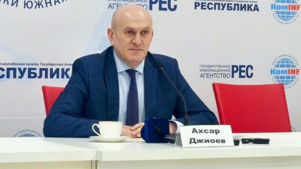 Исполняющий обязанности министра иностранных дел Южной Осетии Ахсар Джиоев - Sputnik Южная Осетия
