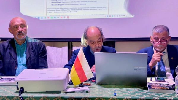  Представитель МИД Южной Осетии в Италии Мауро Мурджа выступил на международной конференции в Вероне. - Sputnik Южная Осетия
