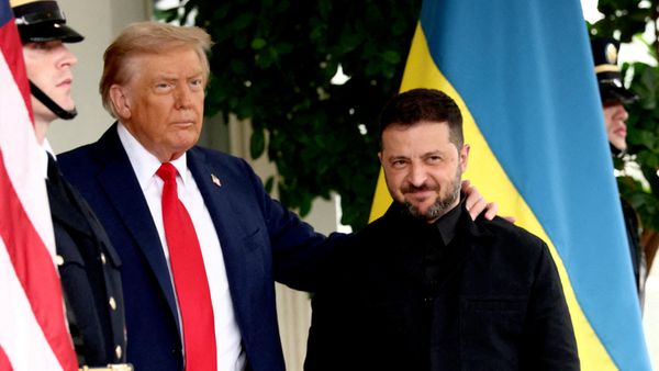 Президент США Дональд Трамп во время встречи с Владимиром Зеленским - Sputnik Южная Осетия