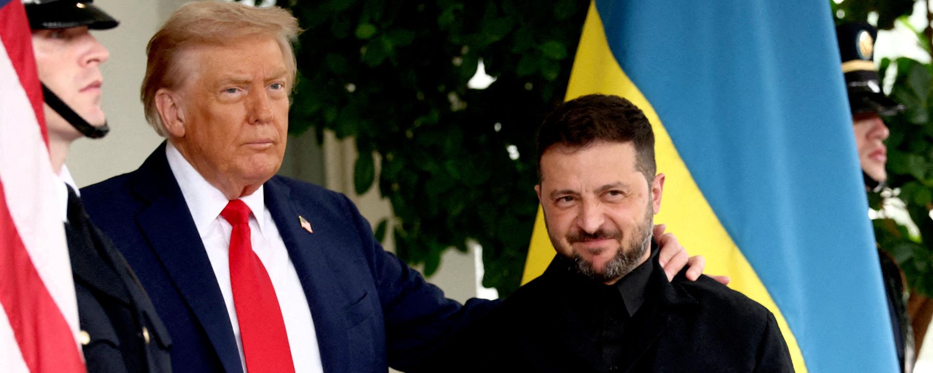 Президент США Дональд Трамп во время встречи с Владимиром Зеленским - Sputnik Южная Осетия, 1920, 16.10.2026