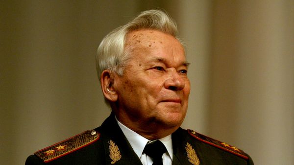 Изобретатель всемирно известного автомата АК-47 Михаил Калашников - Sputnik Южная Осетия