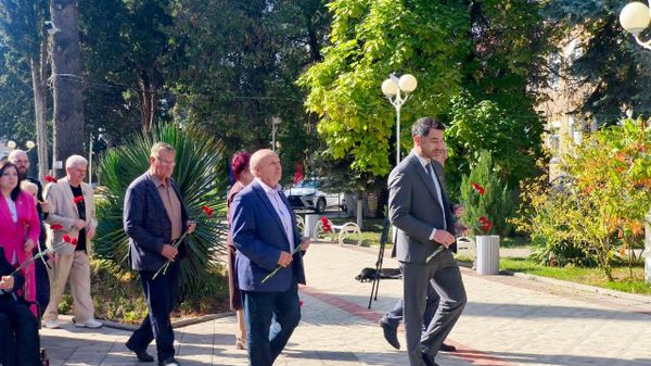 Цхинвалы дидинтӕ сӕвӕрдтой Хетӕгкаты Къостайы цыртдзӕвӕнмӕ - Sputnik Хуссар Ирыстон
