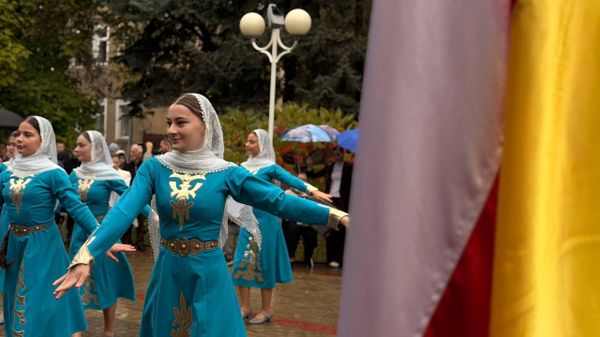В Цхинвале прошли памятные мероприятия в честь 167-летия со дня рождения Коста Хетагурова - Sputnik Южная Осетия