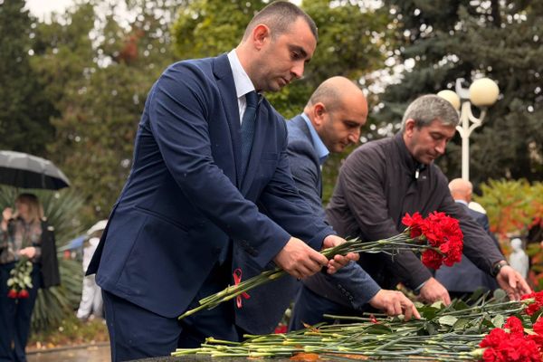 В Цхинвале прошли памятные мероприятия в честь 167-летия со дня рождения Коста Хетагурова В Цхинвале прошли памятные мероприятия в честь 167-летия со дня рождения Коста Хетагурова - Sputnik Южная Осетия