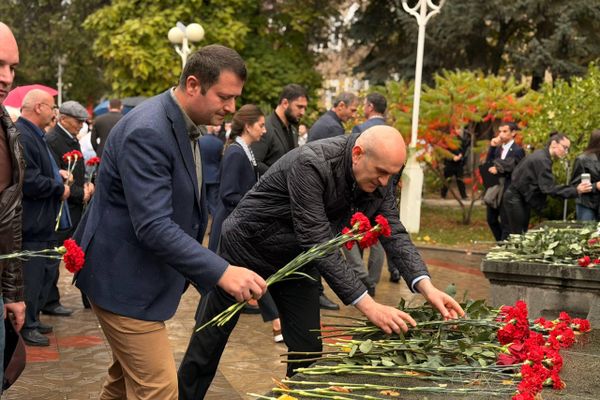 В Цхинвале прошли памятные мероприятия в честь 167-летия со дня рождения Коста Хетагурова В Цхинвале прошли памятные мероприятия в честь 167-летия со дня рождения Коста Хетагурова - Sputnik Южная Осетия