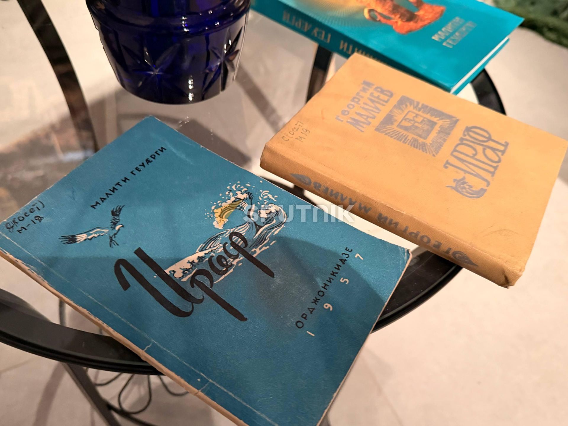 Книги осетинского поэта-лирика Георгия Малиты - Sputnik Южная Осетия, 1920, 21.10.2026
