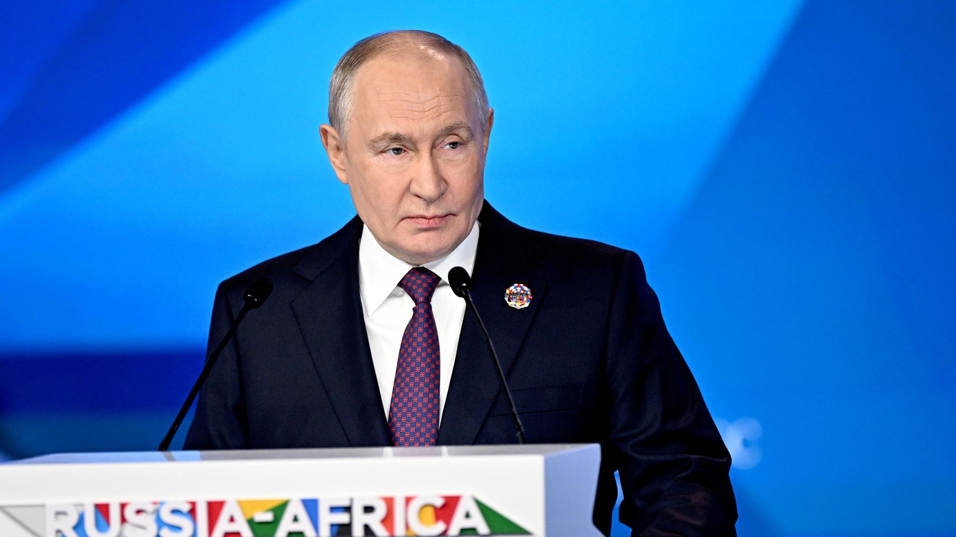 Президент РФ Владимир Путин на пленарном заседании форума Россия-Африка в Москве Президент РФ Владимир Путин на пленарном заседании форума Россия-Африка в Москве - Sputnik Южная Осетия, 1920, 28.10.2026