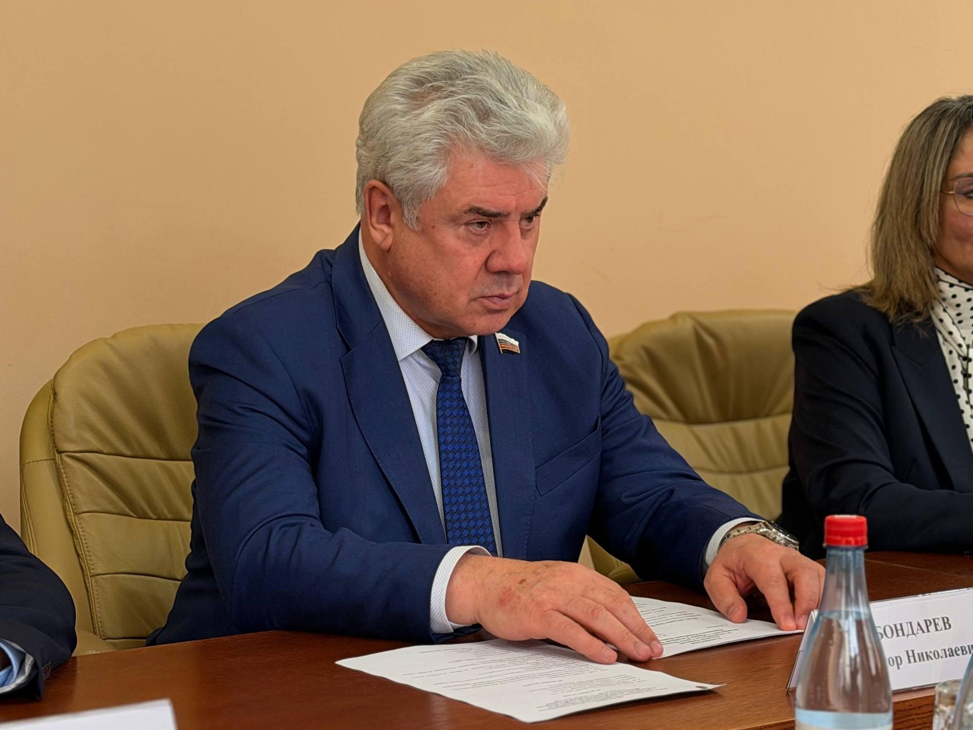 Встреча спикера парламента Южной Осетии Алана Маргиева с делегацией Совета Федерации РФ во главе с председателем Комитета Совета Федерации по обороне и безопасности Виктором Бондаревым - Sputnik Южная Осетия, 1920, 30.10.2026