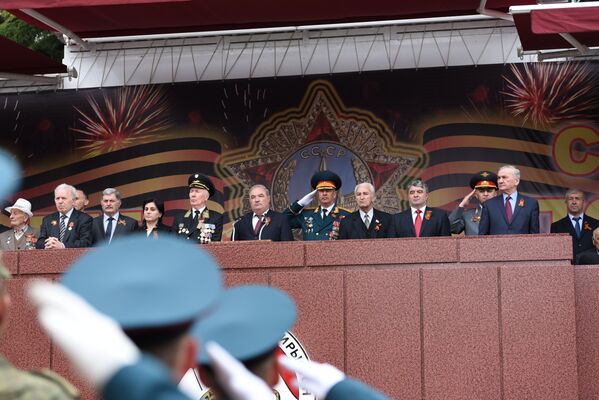 Правительственная трибуна. Президент Тибилов присутствует на мероприятиях в Москве - Sputnik Южная Осетия