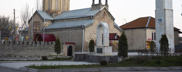 Хуссар Иры цæуынц Беслæны амæттæгты номарæн панихидæтæ - Sputnik Хуссар Ирыстон