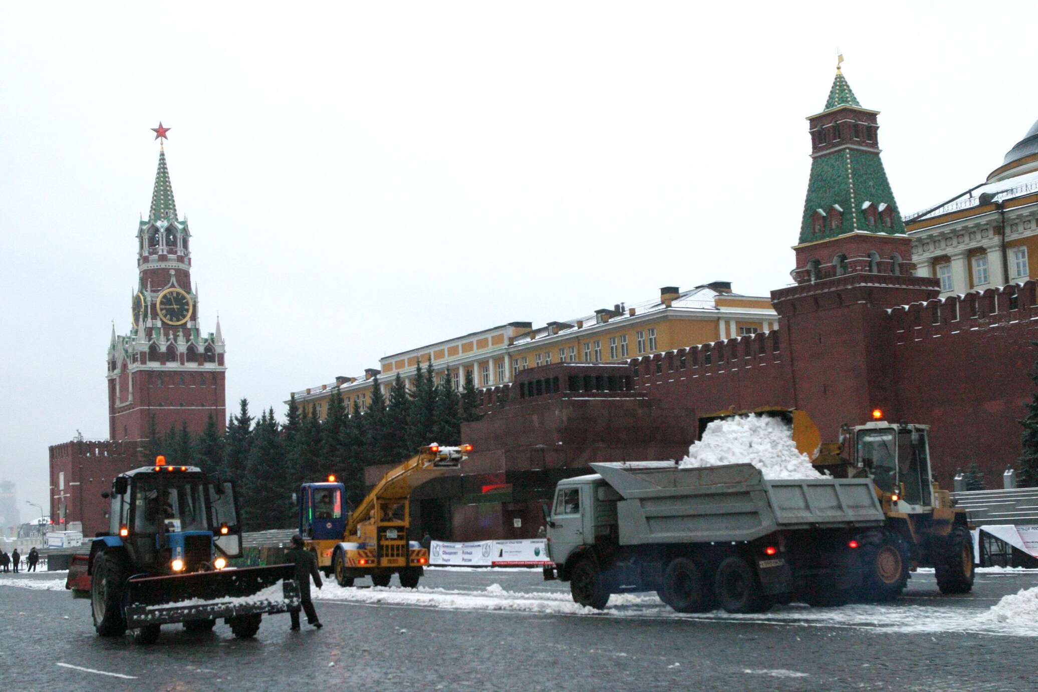 Снегопад на красной площади