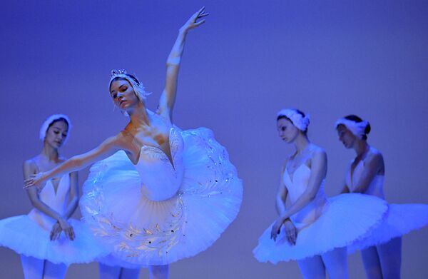 Российские балерины на репетиции «Лебединого озера» в театре «Колон» в Боготе - Sputnik Южная Осетия