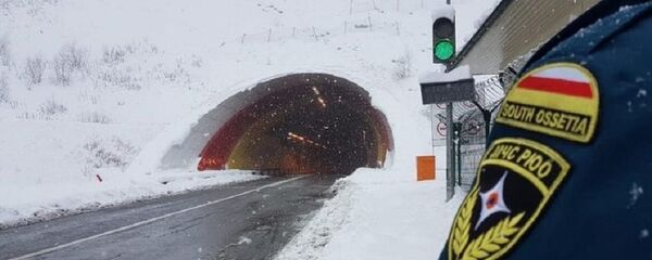 Транскам во время снегопада Транскам во время снегопада - Sputnik Южная Осетия