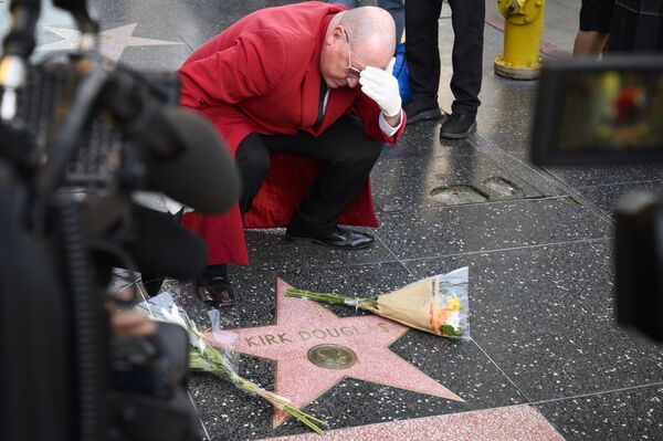 Умер легенда Голливуда актер Кирк Дуглас - Sputnik Южная Осетия