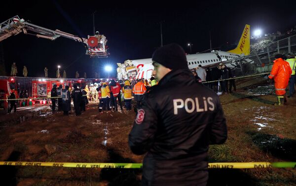 Крушение самолета в аэропорту Стамбула - Sputnik Южная Осетия
