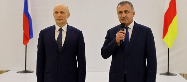 Анатолий Бибилов посетил торжественный прием по случаю празднования Дня дипломатического работника Российской Федерации Анатолий Бибилов посетил торжественный прием по случаю празднования Дня дипломатического работника Российской Федерации - Sputnik Южная Осетия