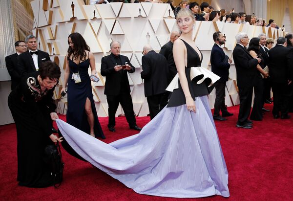 Актриса Сирша Ронан на красной дорожке церемонии вручения пермии Оскар-2020 в Лос-Анджелесе - Sputnik Южная Осетия