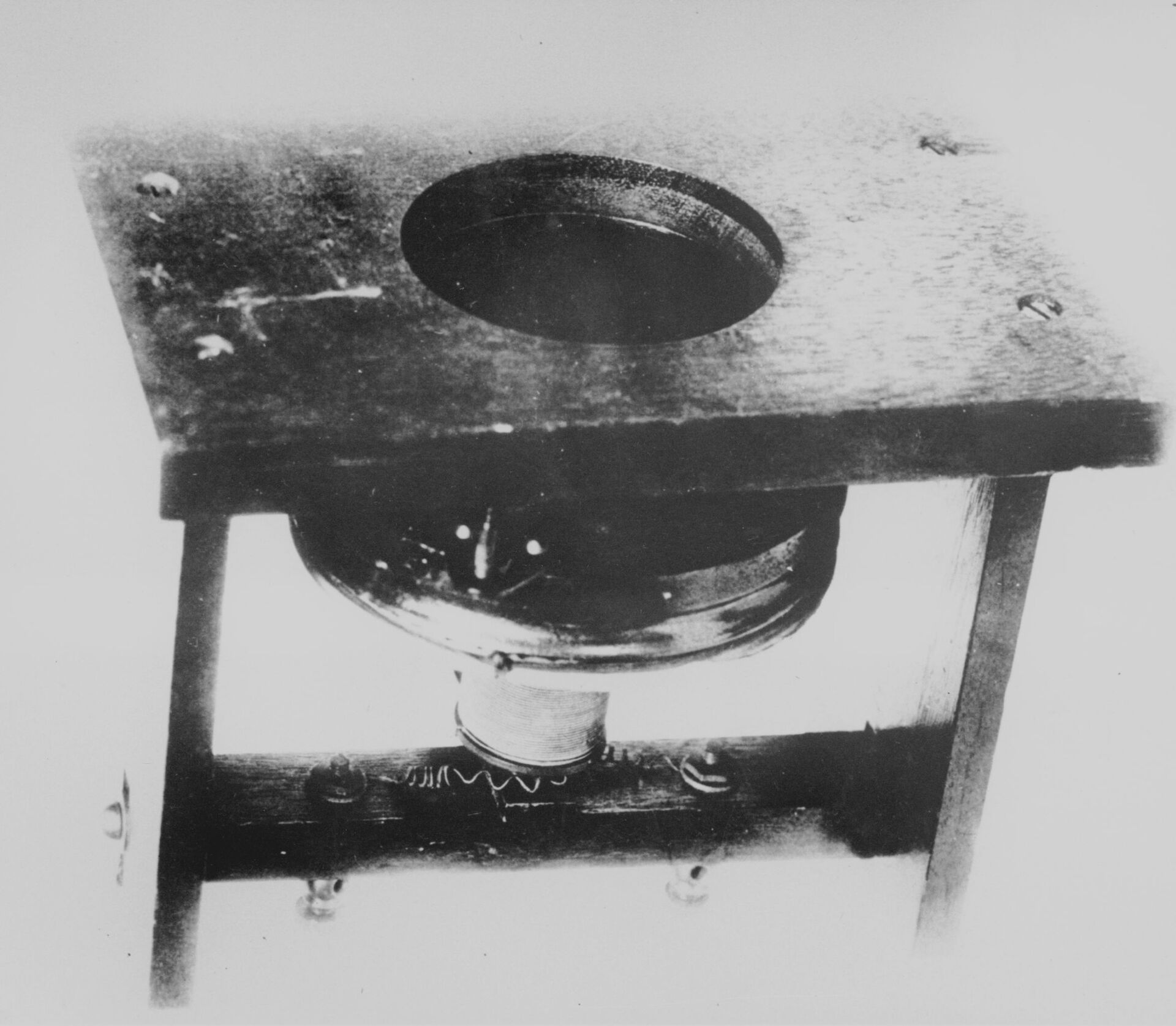 Первый  в мире телефон, запатентованный в 1876 году Александром Грейамом Беллом - Sputnik Южная Осетия, 1920, 13.02.2022