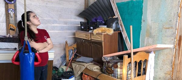 Оксана Бибилова вместе с семьей живет в вагоне Оксана Бибилова вместе с семьей живет в вагоне - Sputnik Южная Осетия