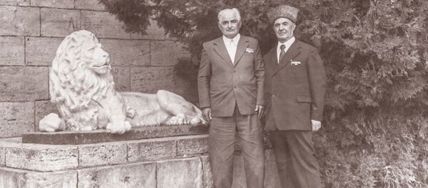 Леван Парастаев (слева) Леван Парастаев (слева) - Sputnik Южная Осетия