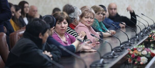 Встреча президента Анатолия Бибилова с югоосетинскими предпринимателями  Встреча президента Анатолия Бибилова с югоосетинскими предпринимателями  - Sputnik Южная Осетия