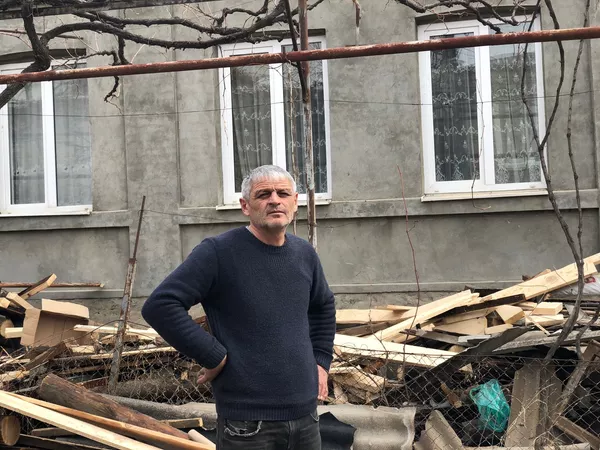 Расскажу, как мне осетины помогают: в Южной Осетии меняют кровли пострадавших домов Расскажу, как мне осетины помогают: в Южной Осетии меняют кровли пострадавших домов - Sputnik Южная Осетия