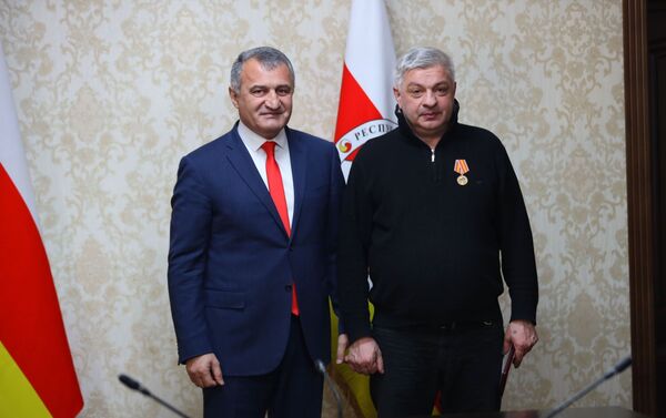 Награждение ко Дню защитника Отечества  - Sputnik Южная Осетия