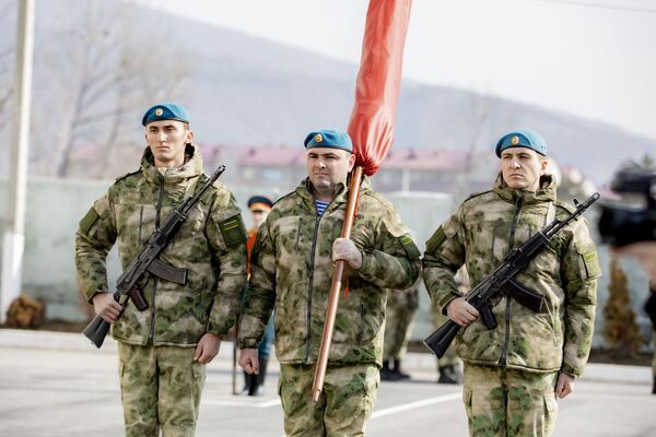 Хуссар Иры сӕрмагонд нысаниуӕджы къордӕн радтой хӕстон тырыса Хуссар Иры сӕрмагонд нысаниуӕджы къордӕн радтой хӕстон тырыса - Sputnik Хуссар Ирыстон