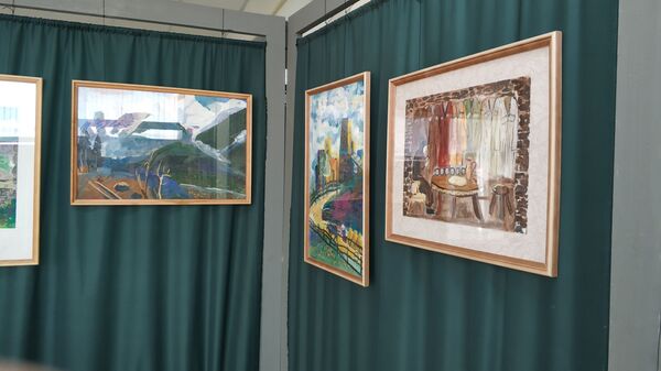 В Цхинвале открылась выставка детских рисунков ко Дню защитника Отечества - Sputnik Южная Осетия