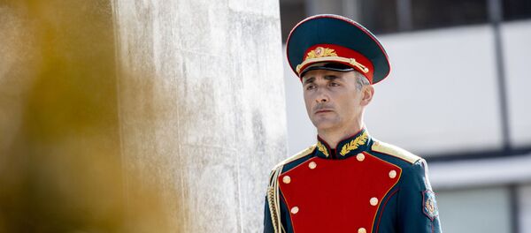 Возложение цветов к мемориалу Защитнику Отечества Возложение цветов к мемориалу Защитнику Отечества - Sputnik Южная Осетия