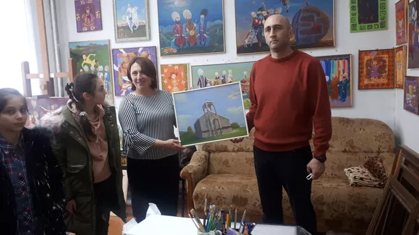 Хороший стимул: в Союзе художников Южной Осетии впервые провели день открытых дверей Хороший стимул: в Союзе художников Южной Осетии впервые провели день открытых дверей - Sputnik Южная Осетия