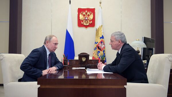 Президент РФ В. Путин встретился с главой Республики Северная Осетия-Алания В. Битаровым - Sputnik Южная Осетия