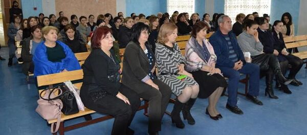 Общешкольное родительское собрание в Цхинвале Общешкольное родительское собрание в Цхинвале - Sputnik Южная Осетия