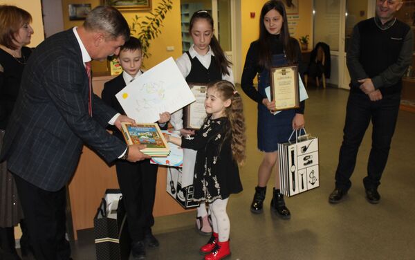 Конкурс детского рисунка Россия глазами детей Южной Осетии - Sputnik Южная Осетия