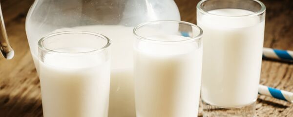 Кувшин и стаканы с молоком Кувшин и стаканы с молоком - Sputnik Южная Осетия