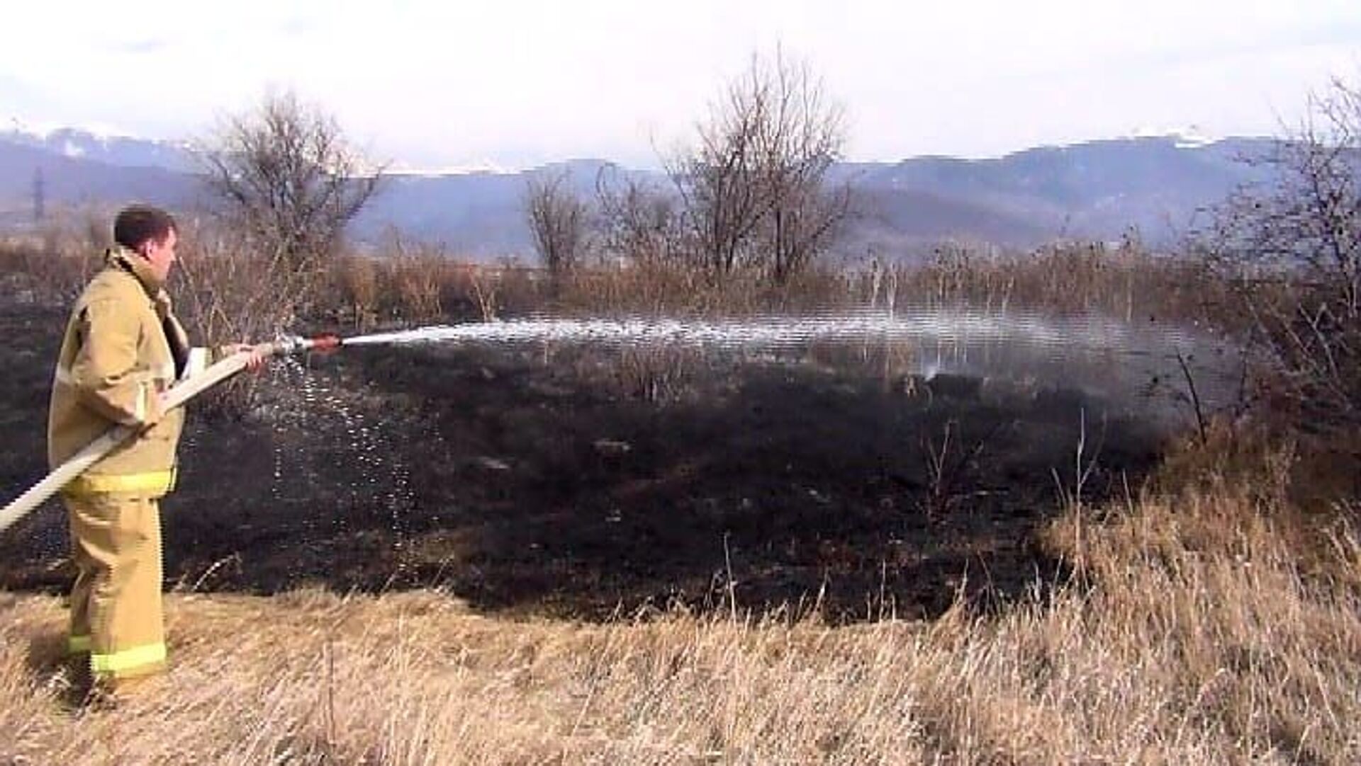 Пожарные Южной Осетии ликвидировали восемь случаев возгорания - Sputnik Южная Осетия, 1920, 09.03.2023