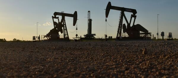 Нефтяная вышка в Америке Нефтяная вышка в Америке - Sputnik Южная Осетия