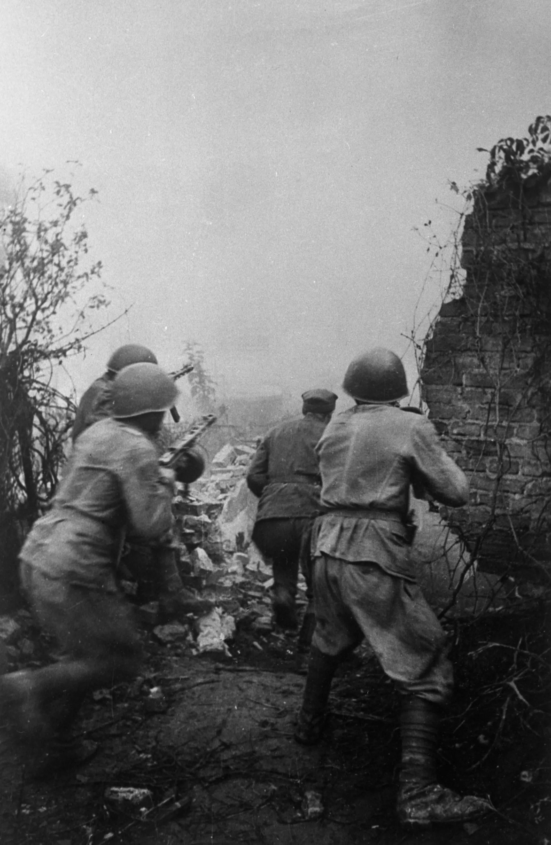 Этот день в 1945-м: атаки на советские позиции в Венгрии - Sputnik Южная Осетия, 1920, 12.03.2025