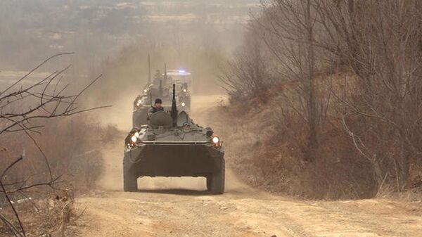 Бойцы ОМОН Южной Осетии отстрелялись из БТР-ов Бойцы ОМОН Южной Осетии отстрелялись из БТР-ов - Sputnik Южная Осетия