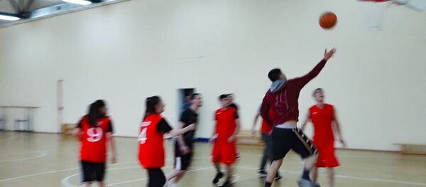 Впервые за 20 лет: в ЮОГУ прошел турнир по баскетболу Впервые за 20 лет: в ЮОГУ прошел турнир по баскетболу - Sputnik Южная Осетия