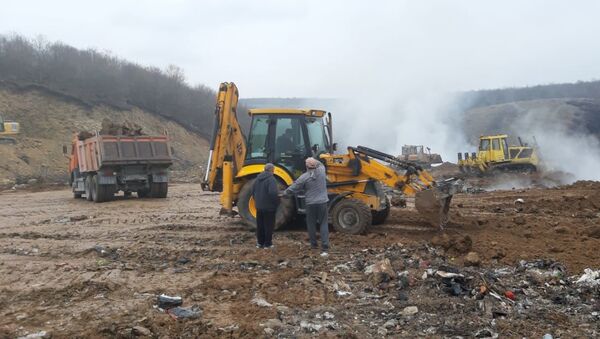 Пожар на мусорном полигоне близ Цхинвала - Sputnik Южная Осетия