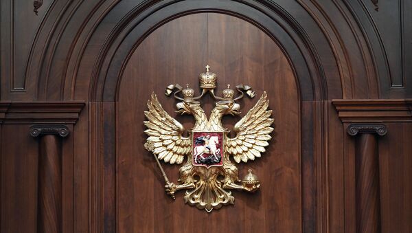 Герб РФ в зале заседаний Конституционного суда - Sputnik Южная Осетия
