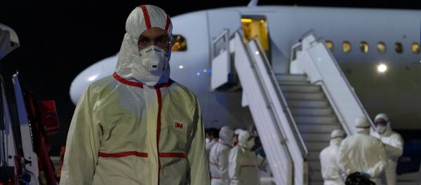 Встреча пассажиров спецрейса из Италии в аэропорту Звартноц (16 марта 2020). Еревaн - Sputnik Южная Осетия