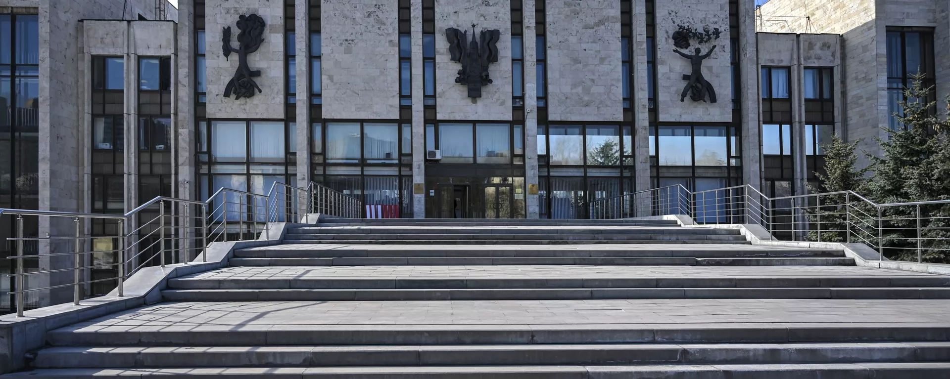 С 17 марта вузы переводят студентов на дистанционное обучение из-за коронавируса - Sputnik Южная Осетия, 1920, 19.04.2022