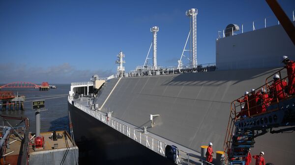 Российский танкер с партией СПГ в порту Китая. Архивное фото  - Sputnik Южная Осетия